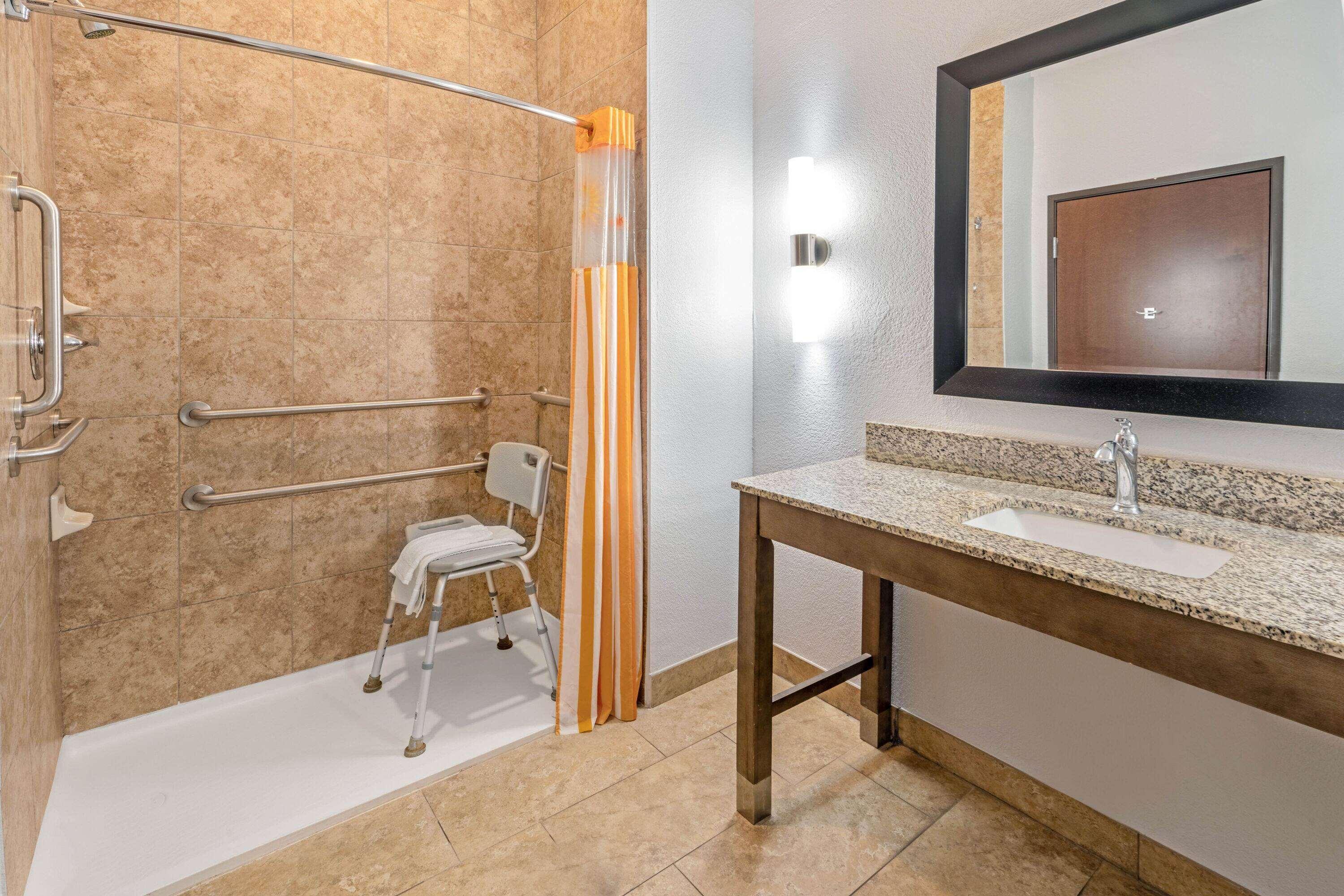 La Quinta By Wyndham Guthrie Hotell Eksteriør bilde